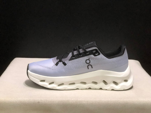 On Cloudtilt Sneakers – Gray / White